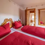 Gaestehaus Alpina בית הארחה Krün