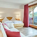 Gaestehaus Alpina * Krün
