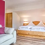 Penzion Gaestehaus Alpina *