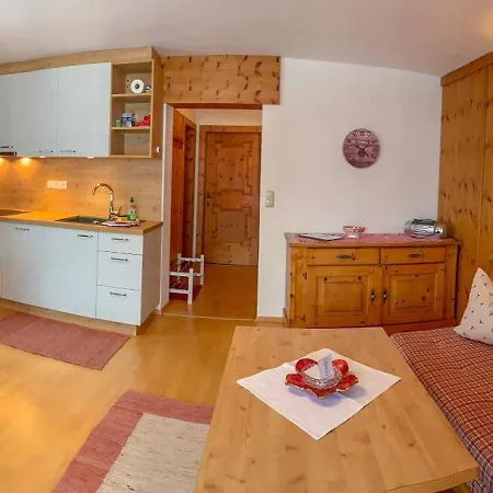 Gaestehaus Alpina * Krun