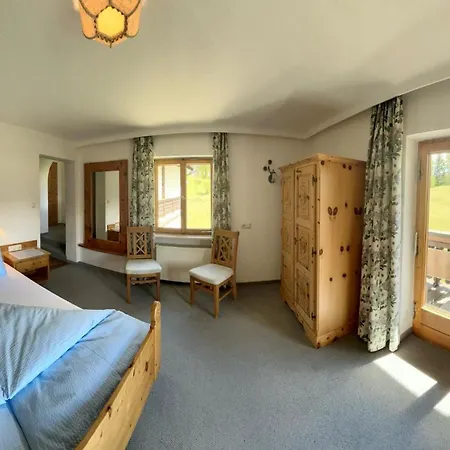 Gaestehaus Alpina Krun