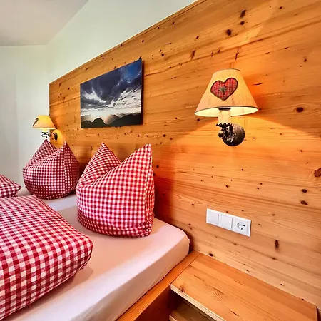 Gaestehaus Alpina Guest house Krun