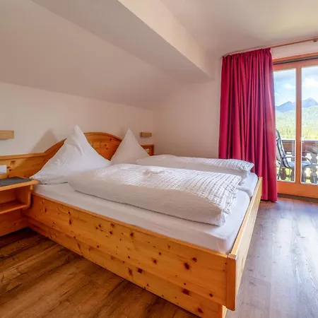 Gaestehaus Alpina * Krun