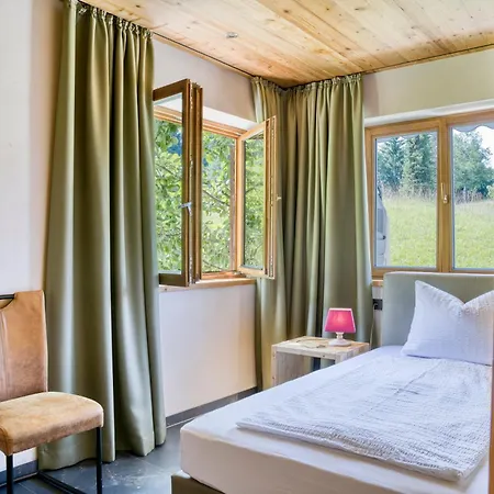 Gaestehaus Alpina Krün