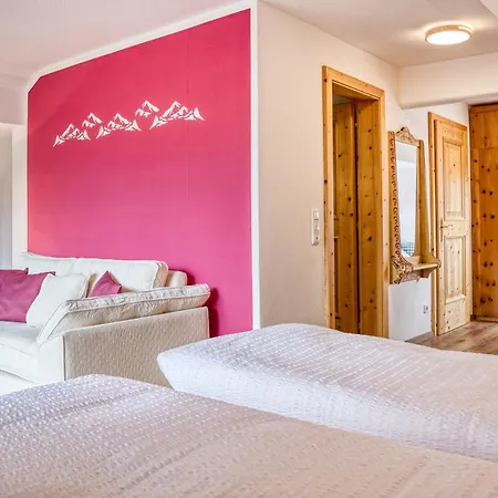 ゲストハウス Gaestehaus Alpina Krün