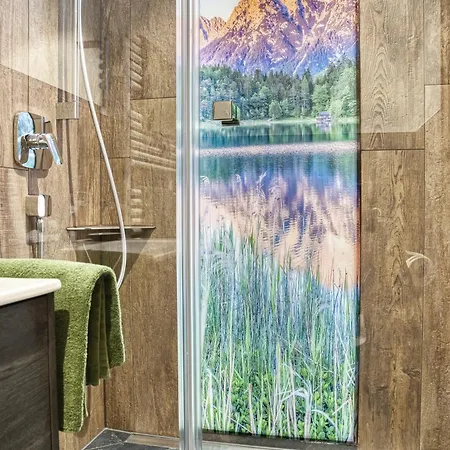 Gaestehaus Alpina ゲストハウス Krün
